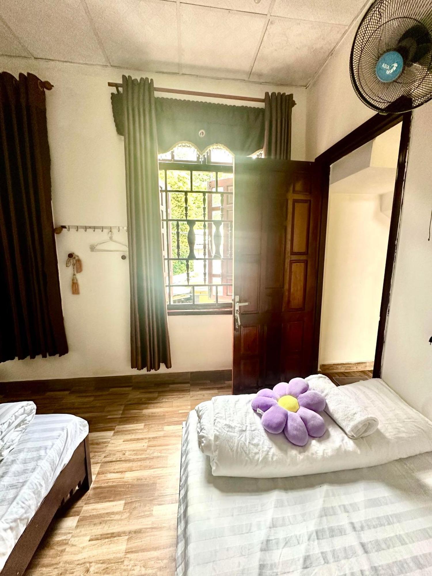 Ngo Khanh Homestay Tân Hiệ Exteriör bild