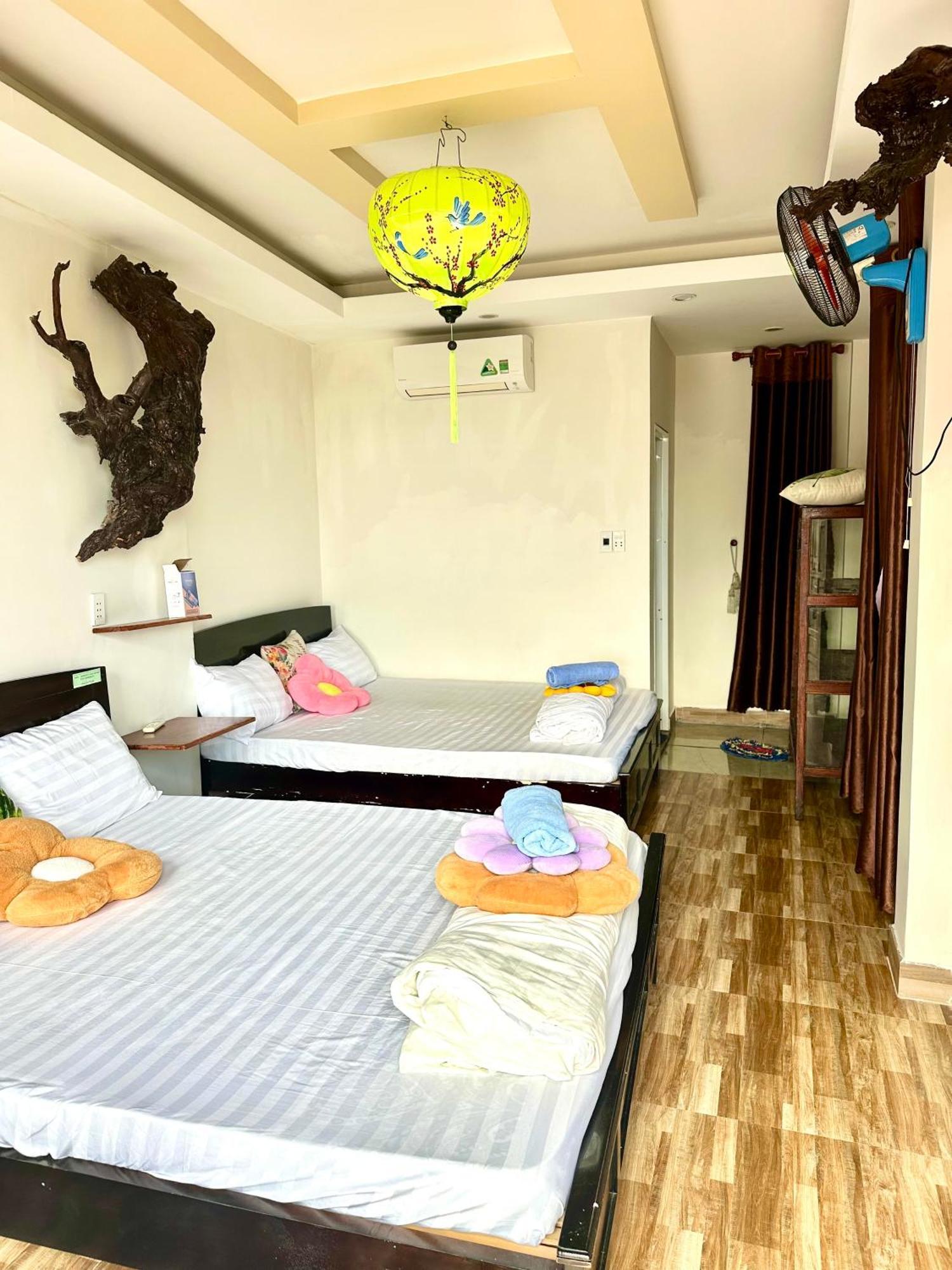 Ngo Khanh Homestay Tân Hiệ Exteriör bild