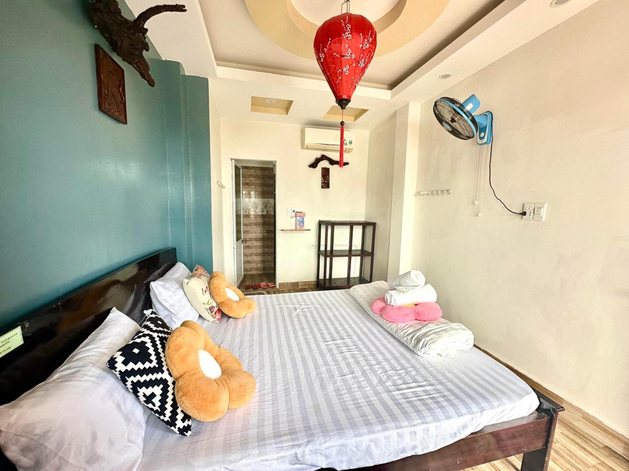 Ngo Khanh Homestay Tân Hiệ Exteriör bild