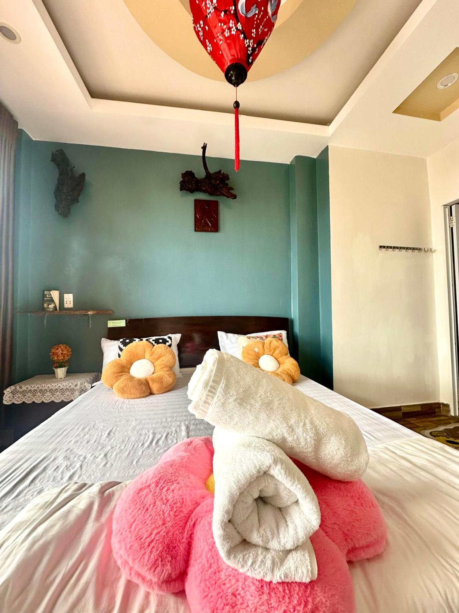 Ngo Khanh Homestay Tân Hiệ Exteriör bild