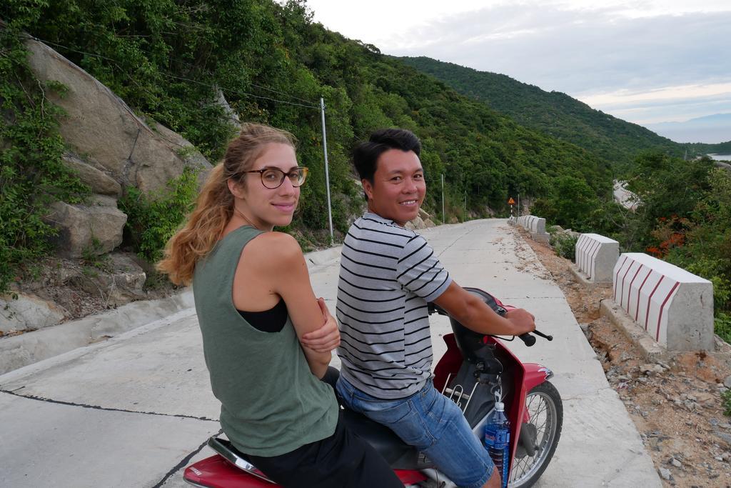 Ngo Khanh Homestay Tân Hiệ Exteriör bild