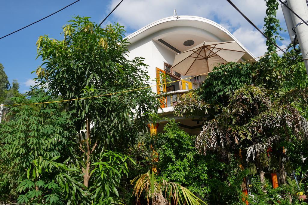 Ngo Khanh Homestay Tân Hiệ Exteriör bild