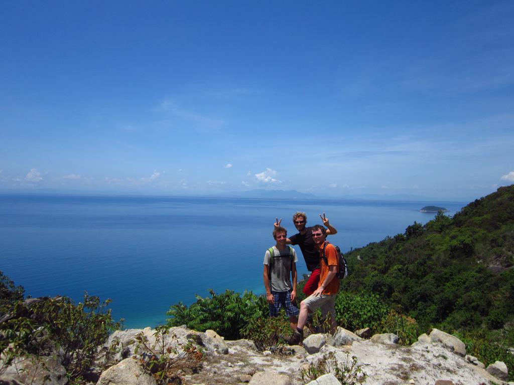 Ngo Khanh Homestay Tân Hiệ Exteriör bild