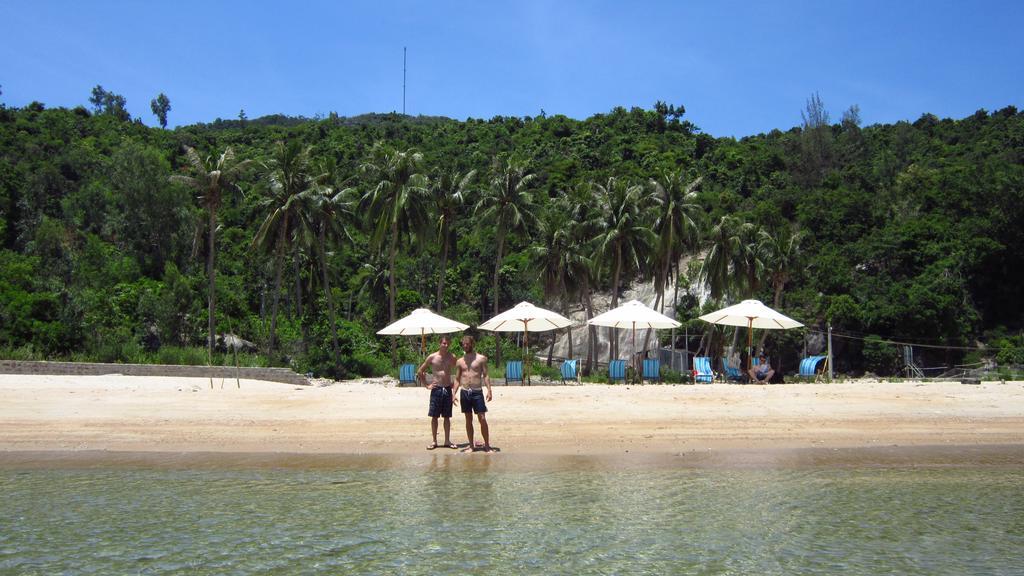 Ngo Khanh Homestay Tân Hiệ Exteriör bild