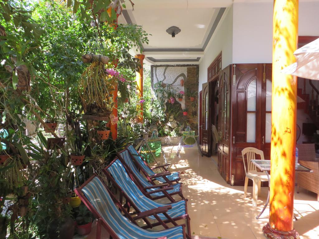 Ngo Khanh Homestay Tân Hiệ Exteriör bild