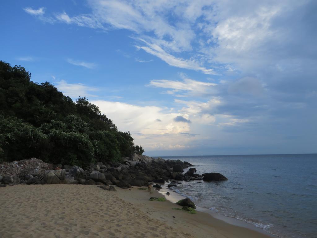 Ngo Khanh Homestay Tân Hiệ Exteriör bild
