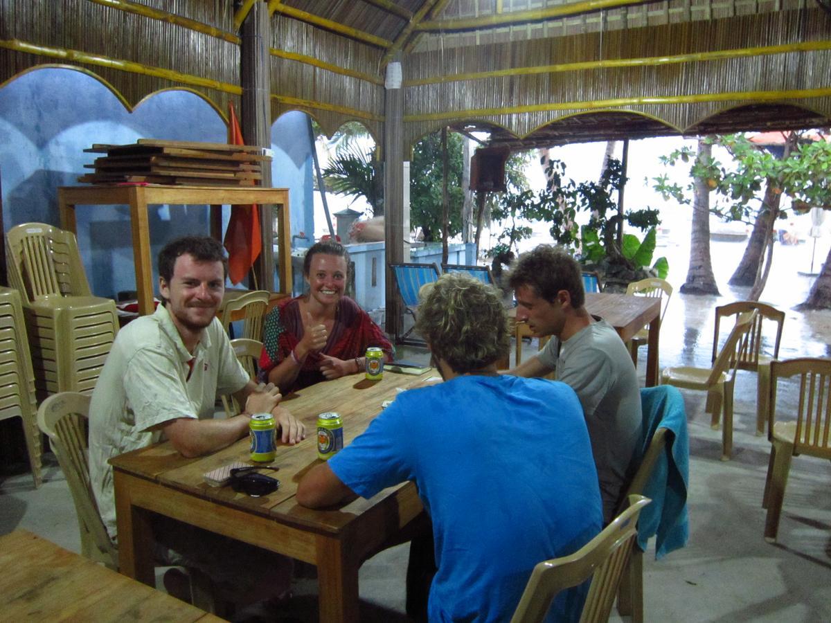 Ngo Khanh Homestay Tân Hiệ Exteriör bild
