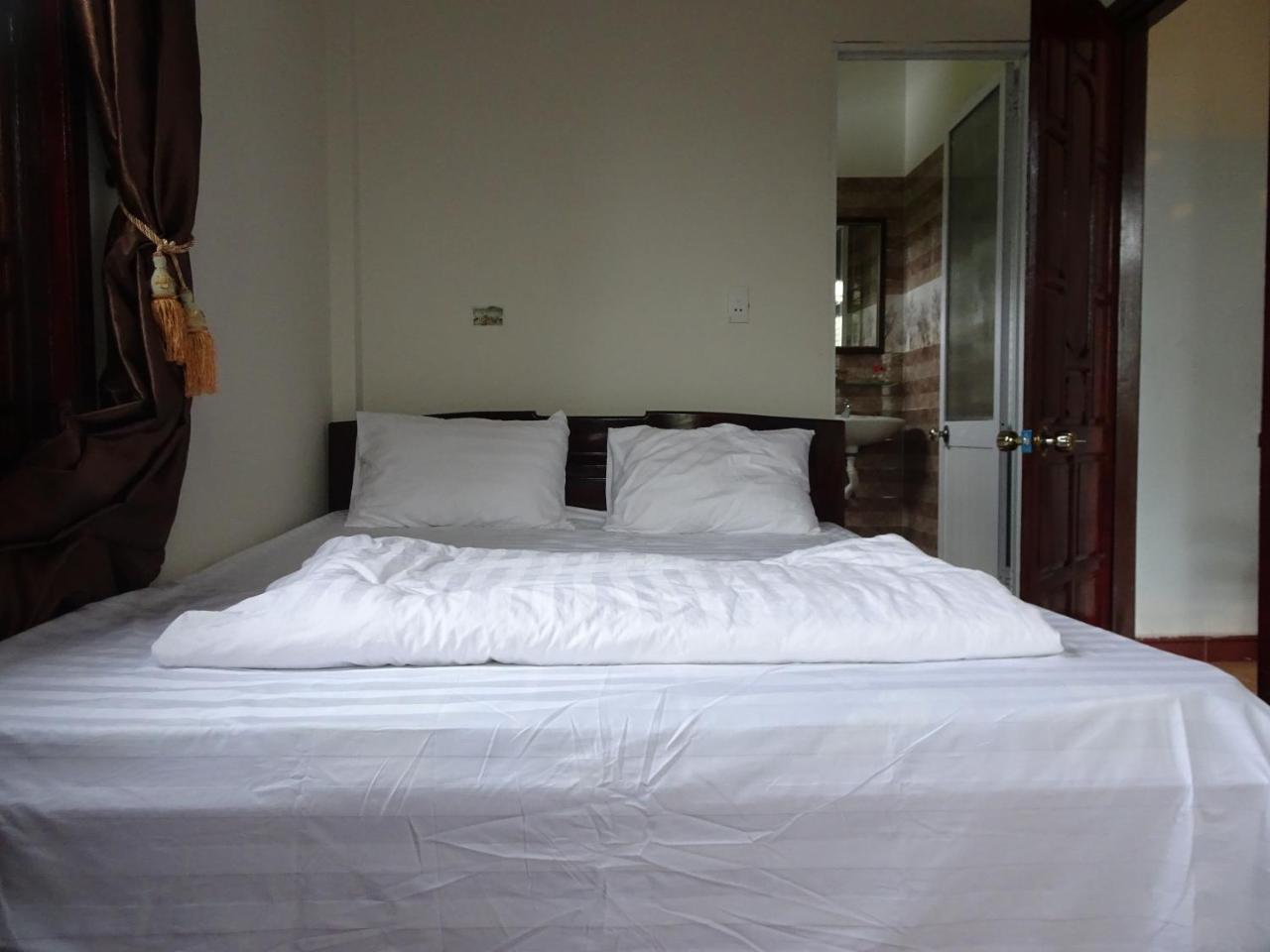 Ngo Khanh Homestay Tân Hiệ Exteriör bild