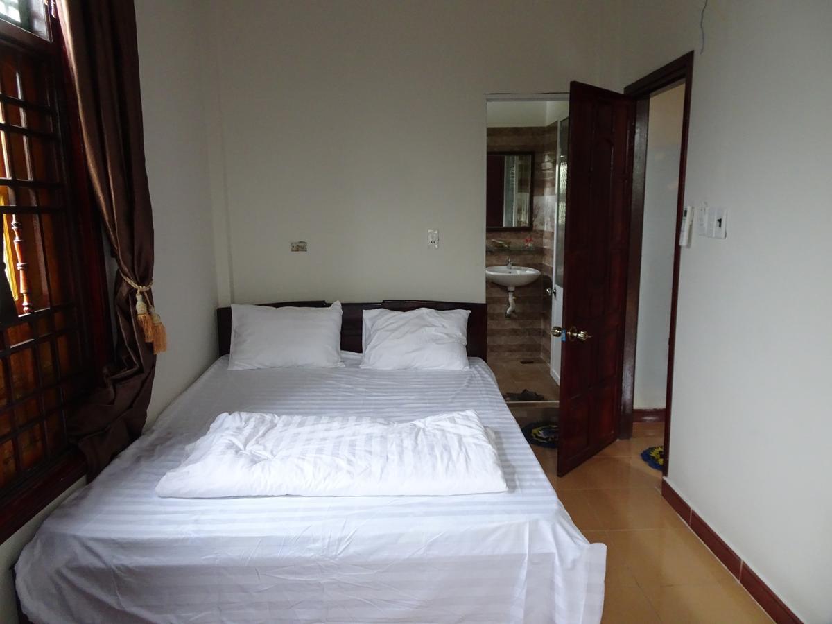 Ngo Khanh Homestay Tân Hiệ Exteriör bild