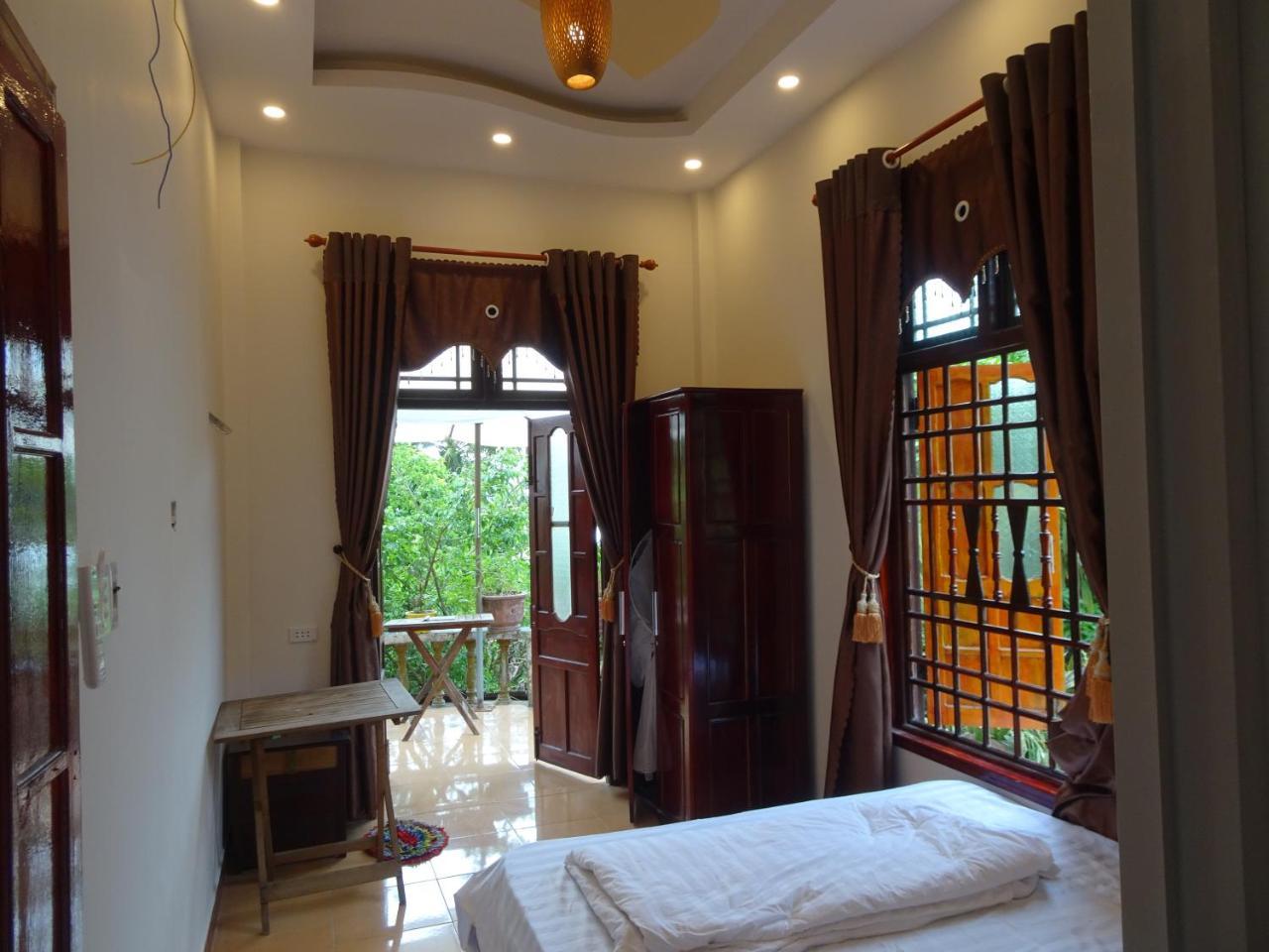 Ngo Khanh Homestay Tân Hiệ Exteriör bild