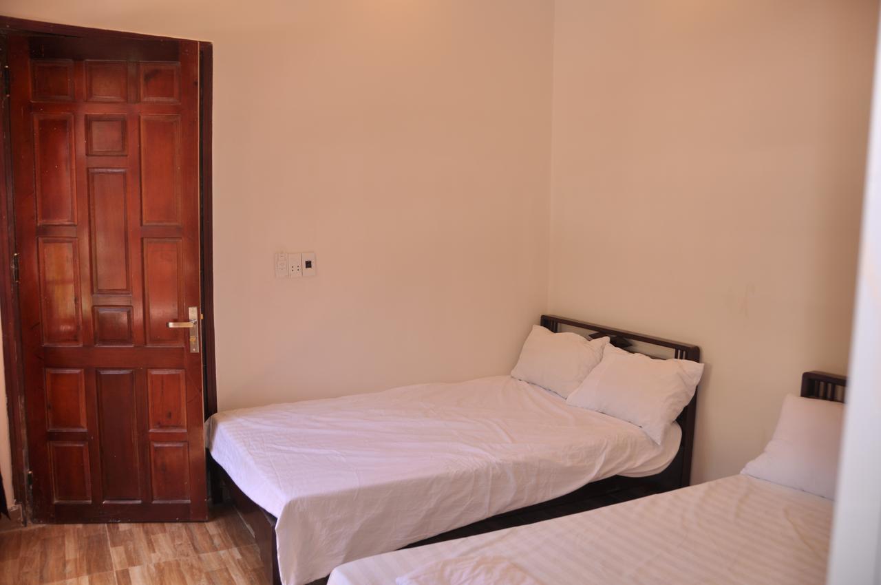 Ngo Khanh Homestay Tân Hiệ Exteriör bild