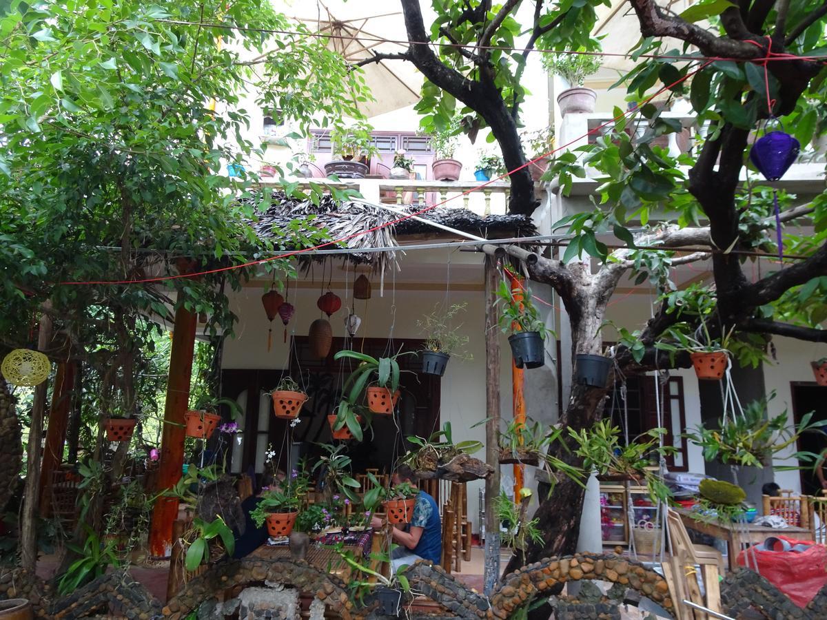 Ngo Khanh Homestay Tân Hiệ Exteriör bild