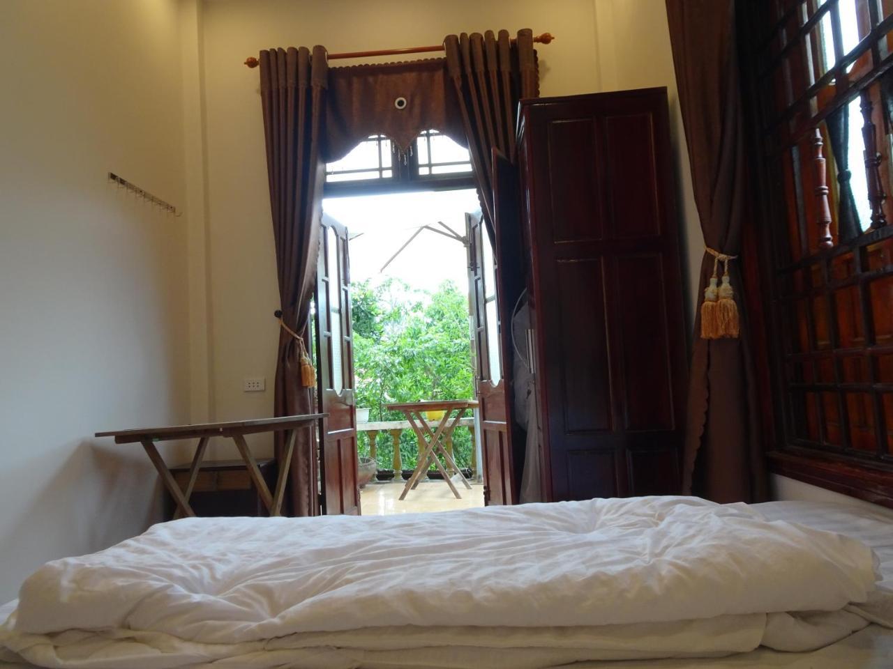 Ngo Khanh Homestay Tân Hiệ Exteriör bild